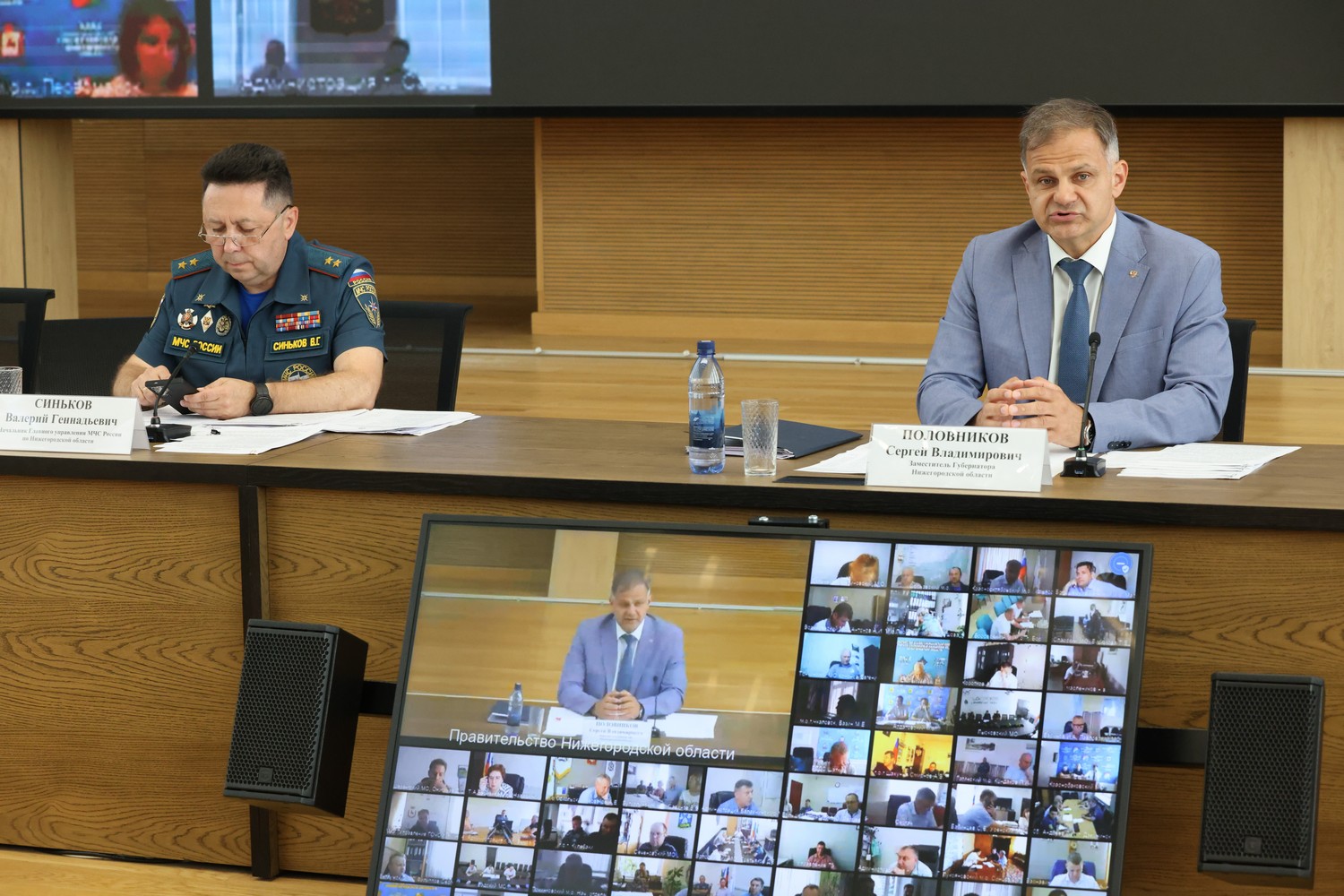 С основным докладом выступил начальник Главного управления МЧС России по Нижегородской области Валерий Синьков.